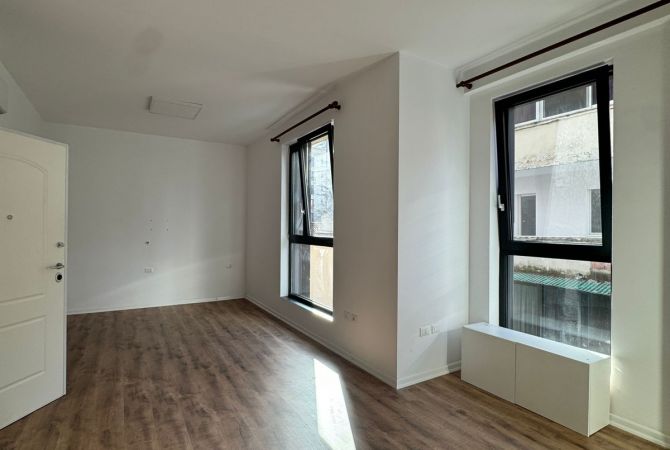 🏠 Ambjent Komercial  per shitje