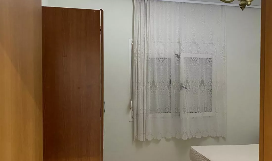 Shtepi me qera Apartament ne Tirane, 1+1, Mobilimi E mobiluar, Pagesa 35,000  Leke.