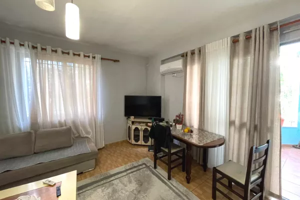 Shtepi ne shitje Apartament ne Tirane, 1+1, Mobilimi E mobiluar, Pagesa 110,000  Euro.