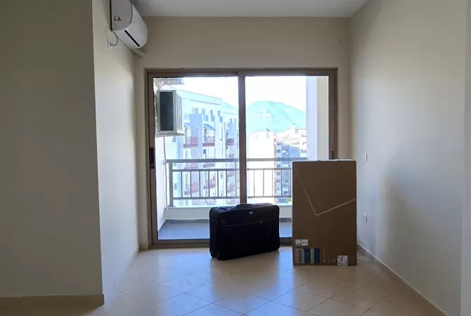 Shitet Apartament 1+1 Yzberisht, tek Nela 6