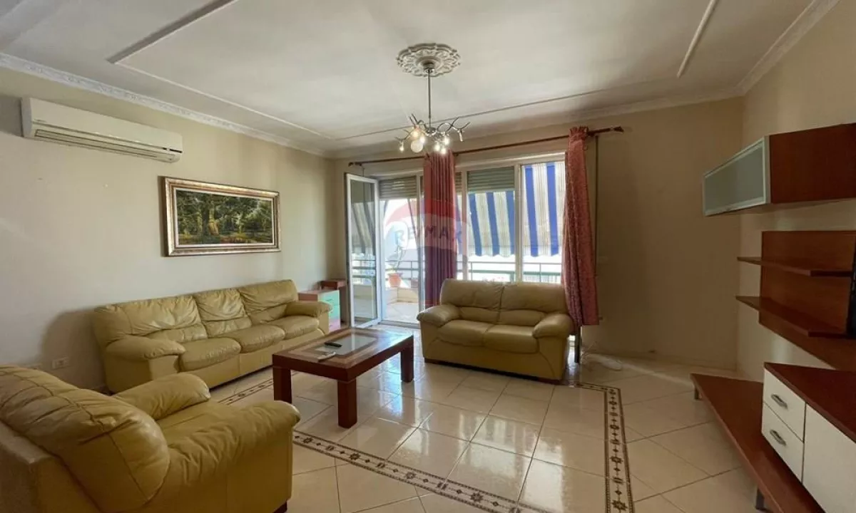 Shtepi me qera Apartament ne Tirane, 2+1, Mobilimi E mobiluar, Pagesa 550  Euro.