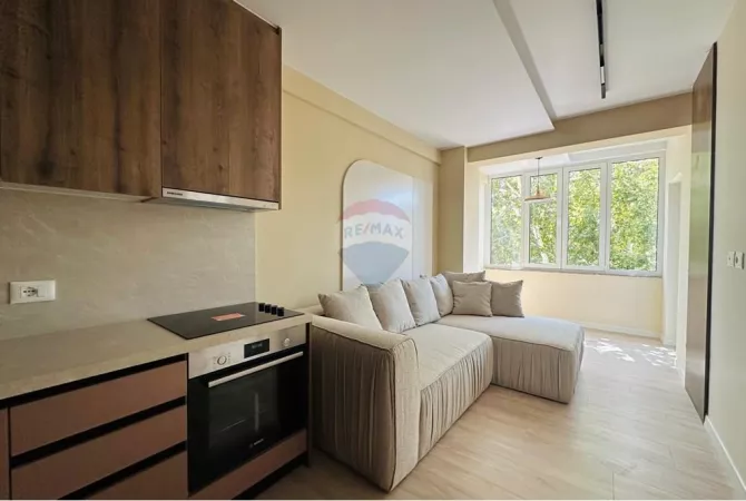 Shitet apartament 1+1 te 21 Dhjetori! 140,000 €