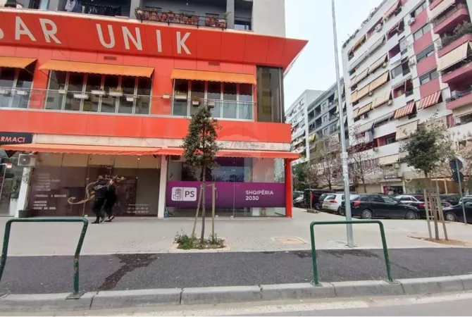 Shitet apartament 1+1 ne Yzberisht prane Bar UNIK .
