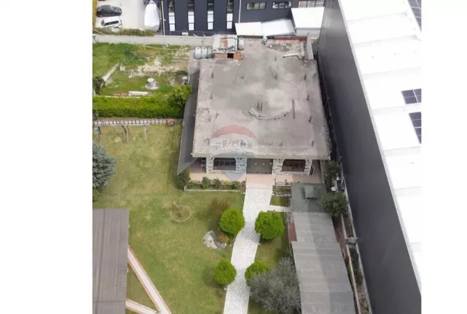 Business Property for Rent 4+1 in Tirana - 1,700 Euro