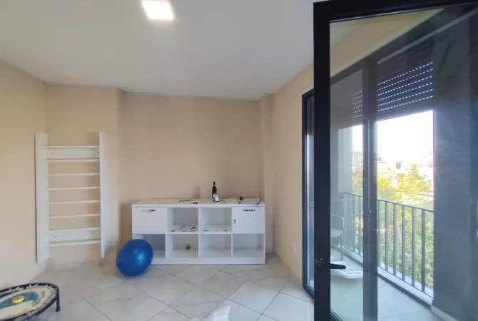 Jepet me qira ambient per zyra apo klinika