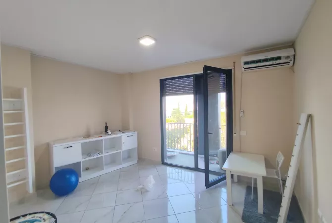 Jepet me qira ambient per zyra apo klinika