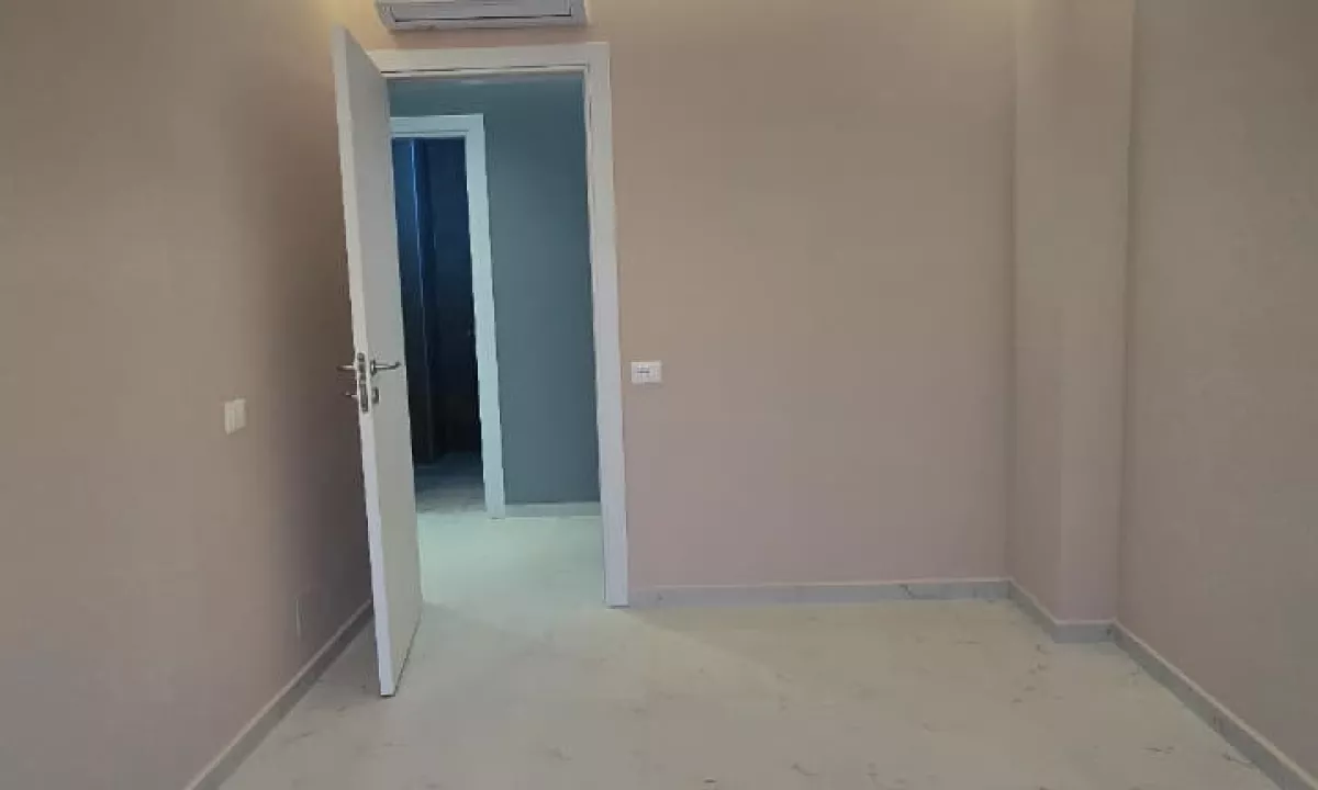 Ofrohet me qira ambient per zyra ose banim plus post