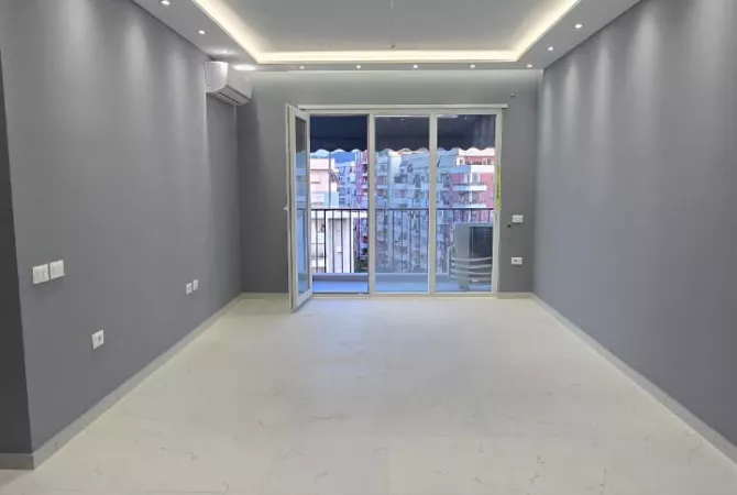 Ofrohet me qira ambient per zyra ose banim plus post