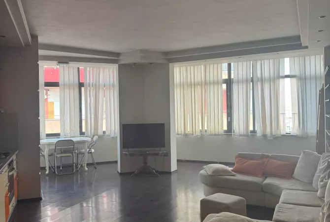 Shtepi me qera Apartament ne Tirane, 2+1, Mobilimi E mobiluar, Pagesa 650  Euro.
