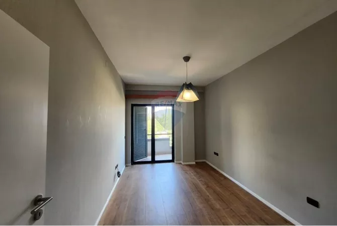 Zyre me qira te Liceu Artistik Rr.Elbasanit!