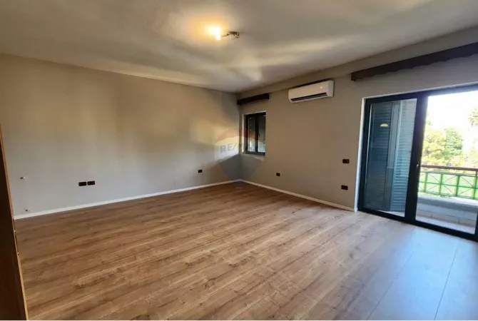 Zyre me qira te Liceu Artistik Rr.Elbasanit!