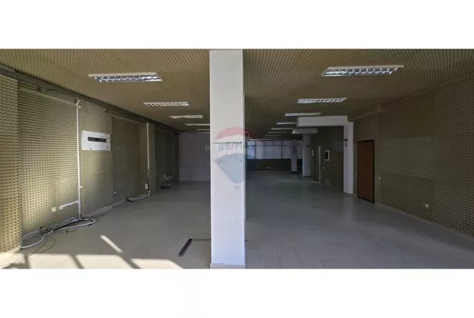 Jepet me qira ambient biznesi, rruga Budi