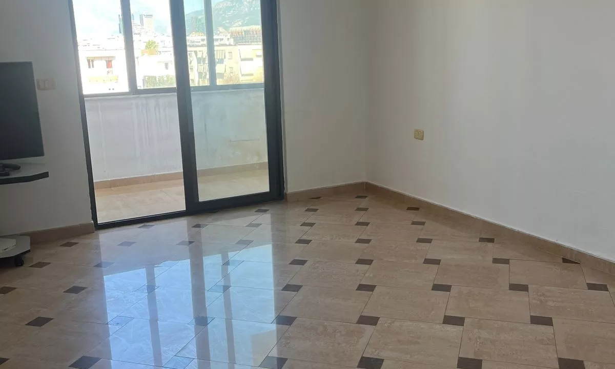 Shtepi me qera Apartament ne Tirane, 2+1, Mobilimi Pjeserisht e mobiluar, Pagesa 500  Euro.