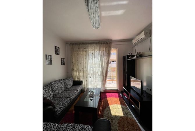 Shtepi me qera Apartament ne Tirane, 3+1, Mobilimi E mobiluar, Pagesa 500  Euro.