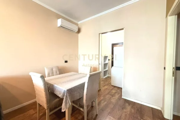 Shtepi me qera Apartament ne Tirane, 2+1, Mobilimi E mobiluar, Pagesa 450  Euro.