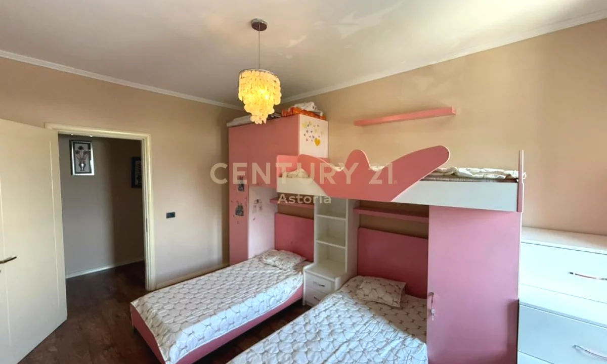 Shtepi me qera Apartament ne Tirane, 2+1, Mobilimi E mobiluar, Pagesa 450  Euro.