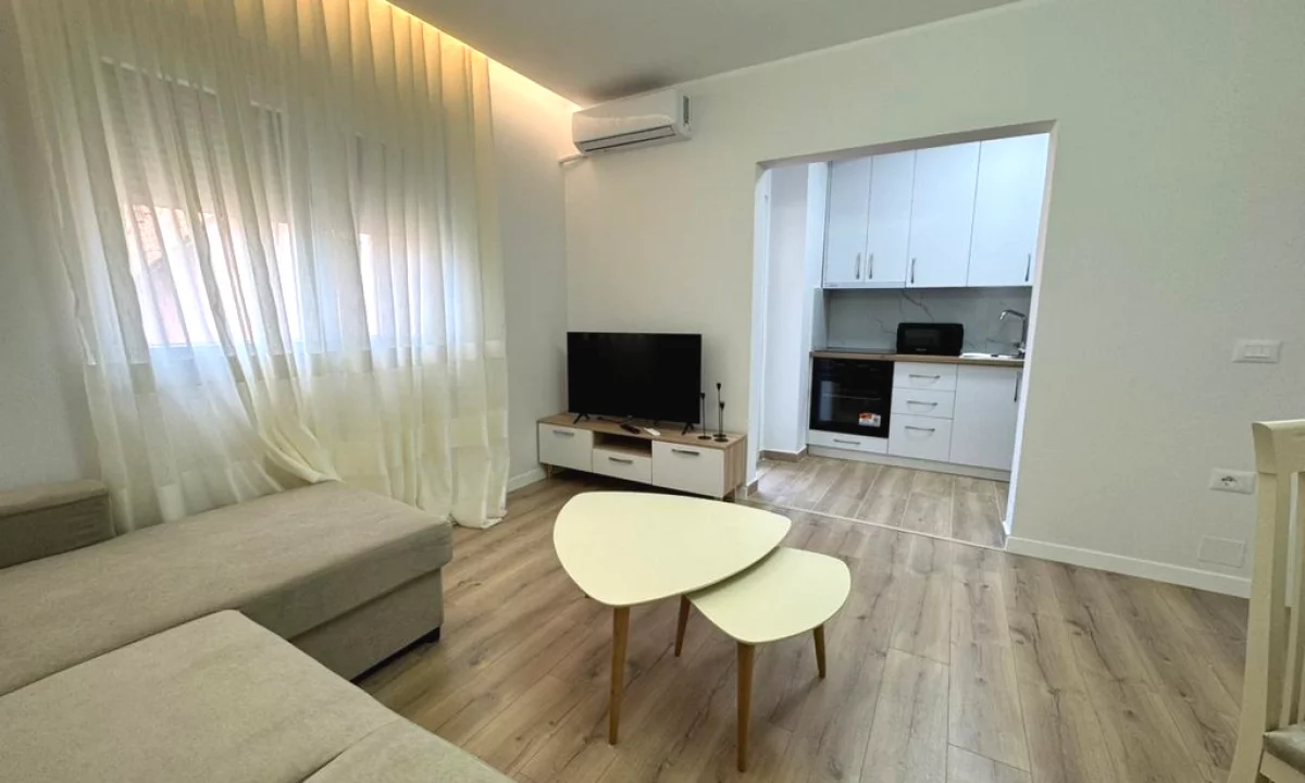 Shtepi me qera Apartament ne Tirane, 1+1, Mobilimi E mobiluar, Pagesa 40,000  Leke.