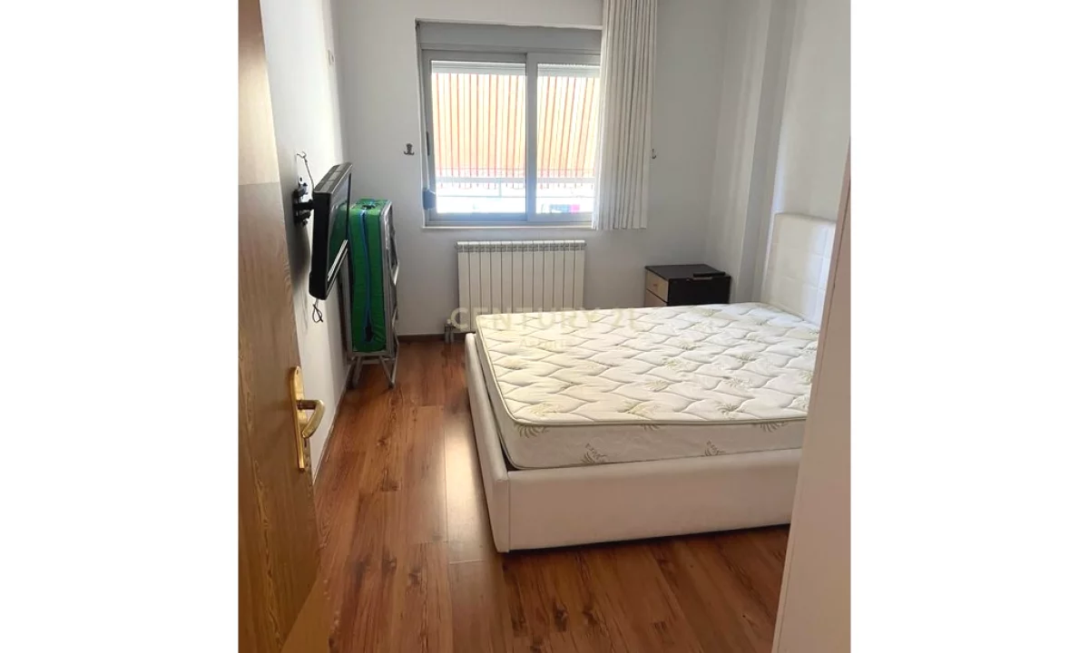 Shtepi me qera Apartament ne Tirane, 1+1, Mobilimi E mobiluar, Pagesa 40,000  Leke.