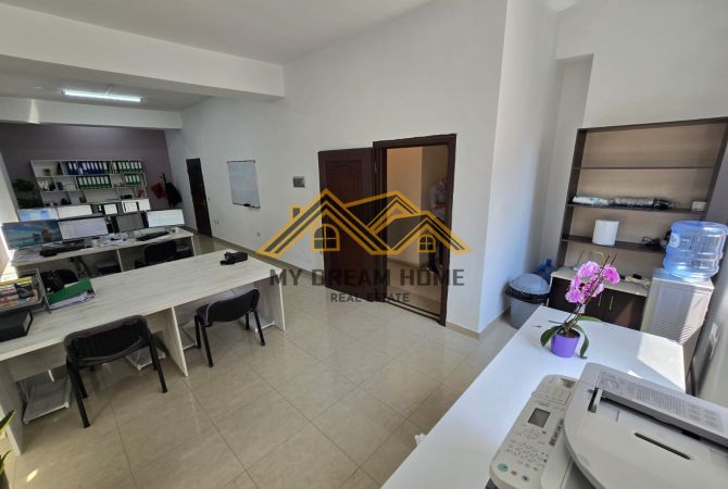 Ambient biznesi ne shitje 3+1 ne Durres - 95,000 Euro