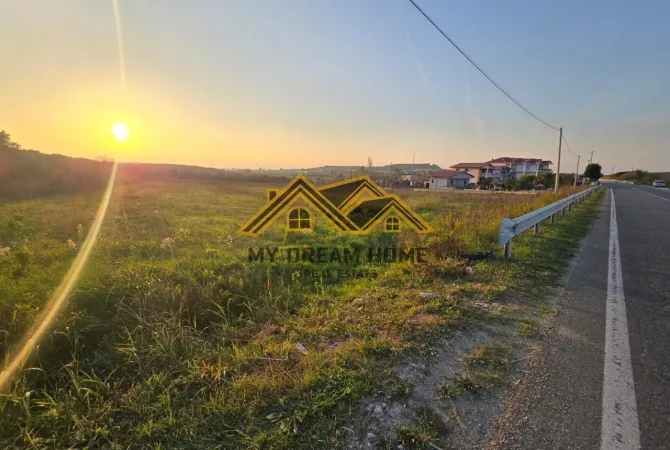 Toke per Shitje ne Manez Buze Rruge !