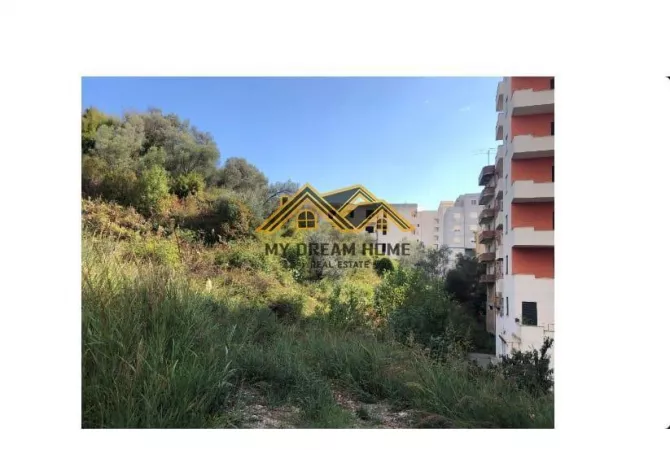 Truall ose Toke ne Durres - 150,000 Euro