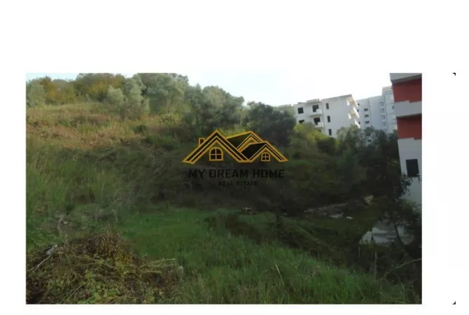 Truall ose Toke ne Durres - 150,000 Euro