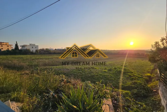 Truall ose Toke ne Durres - 220,000 Euro