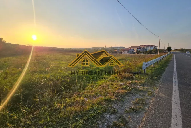 Toke per Shitje ne Manez Buze Rruge !