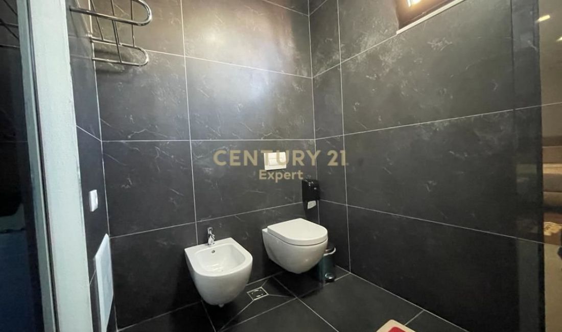 Hotel per Shitje prane Unazes se Vogel – Tirane