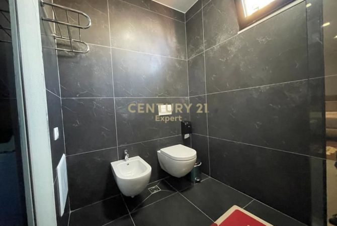 Business Property in Sale 5+1 in Tirana - 1,200,000 Euro