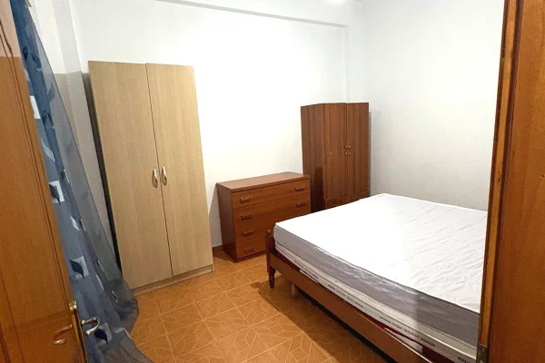 Shtepi me qera Shtepi Private ne Tirane, 1+1, Mobilimi E mobiluar, Pagesa 35,000  Leke.