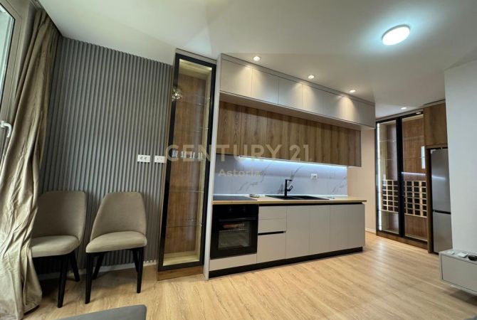 Appartamento in vendita a Tirana 1+1, Arredato