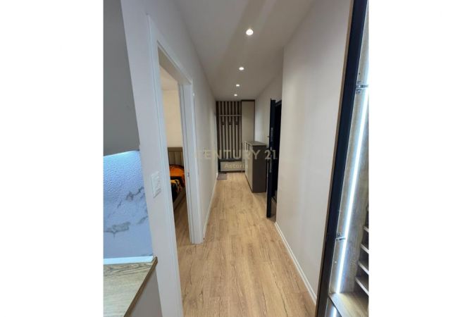 Appartamento in vendita a Tirana 1+1, Arredato