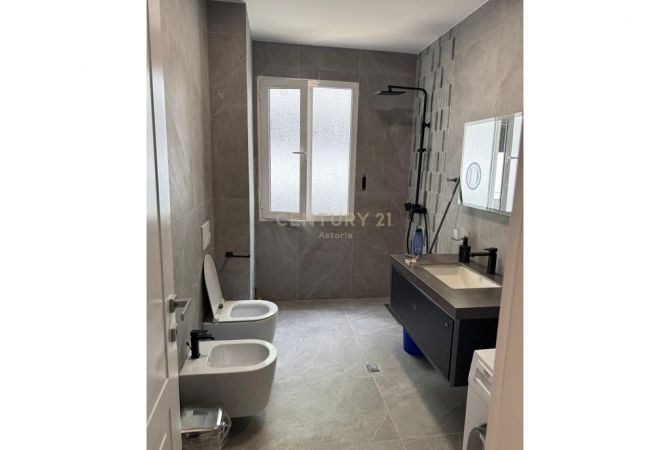 Appartamento in vendita a Tirana 1+1, Arredato