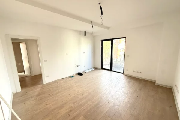 Apartment for rent in Tirana 2+1, Emty