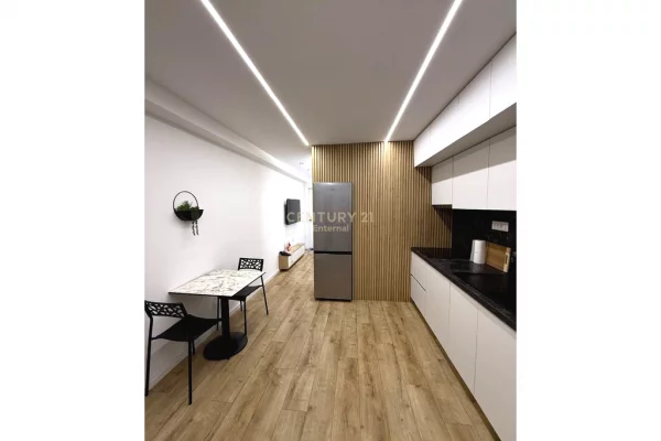 Studio me qira - 21 Dhjetori