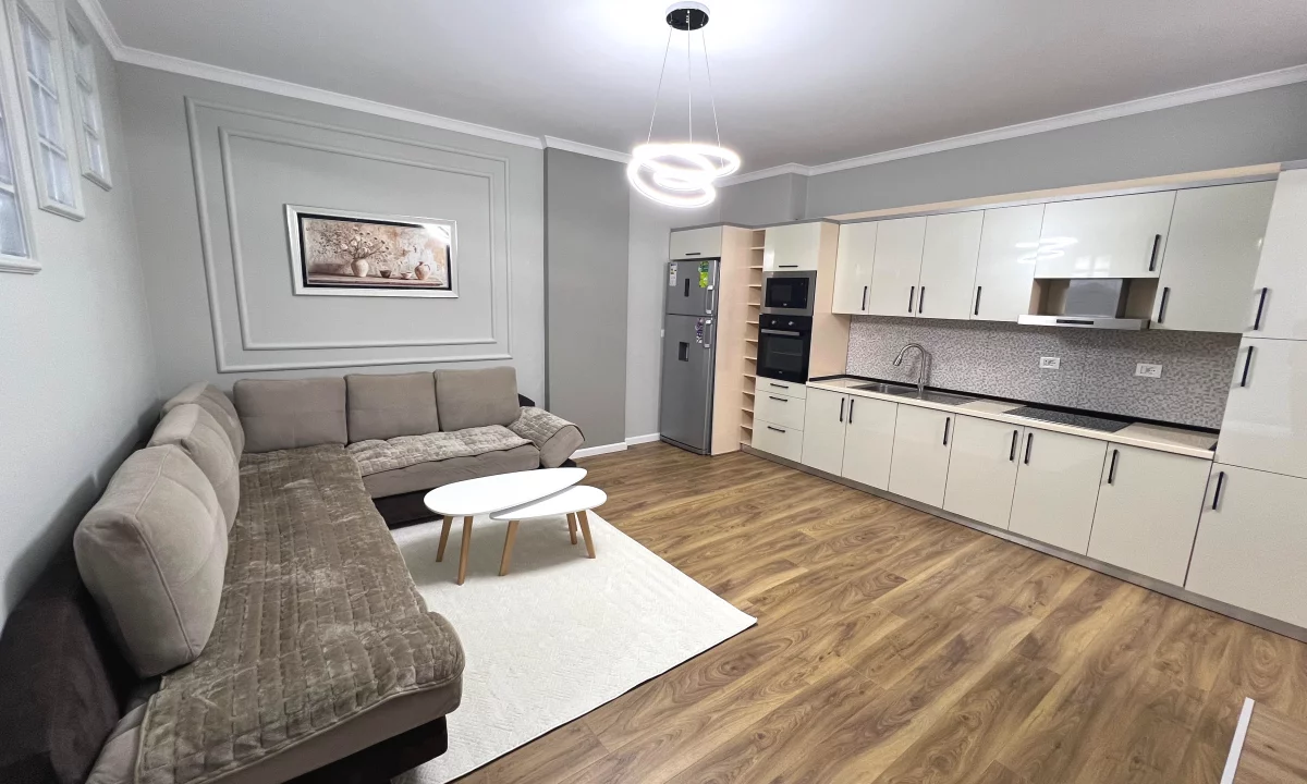 Shtepi ne shitje Apartament ne Tirane, 2+1, Mobilimi E mobiluar, Pagesa 143,000  Euro.