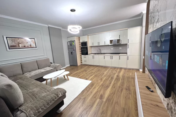 Shtepi ne shitje Apartament ne Tirane, 2+1, Mobilimi E mobiluar, Pagesa 143,000  Euro.