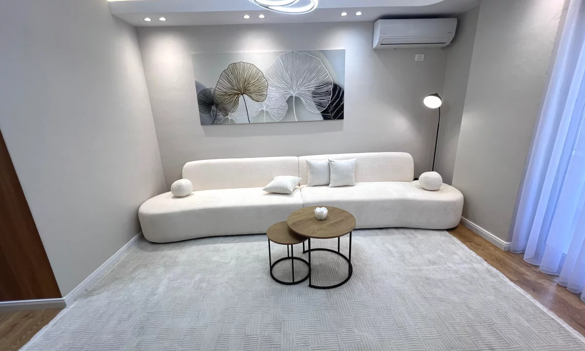 Shtepi ne shitje Apartament ne Tirane, 2+1, Mobilimi E mobiluar, Pagesa 173,000  Euro.