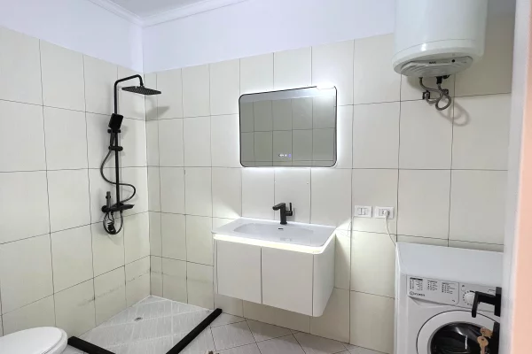 Shtepi ne shitje Apartament ne Tirane, 2+1, Mobilimi E mobiluar, Pagesa 173,000  Euro.