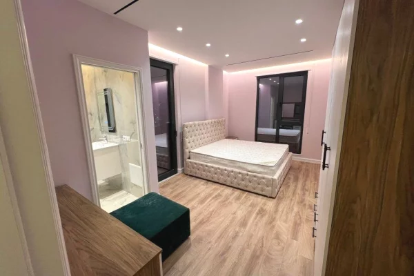 Shtepi me qera Apartament ne Tirane, 3+1, Mobilimi E mobiluar, Pagesa 1,200  Euro.