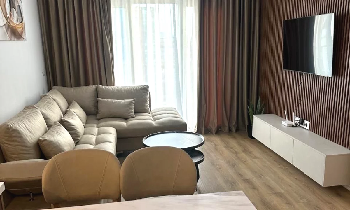 Shtepi me qera Apartament ne Tirane, 2+1, Mobilimi E mobiluar, Pagesa 1,000  Euro.
