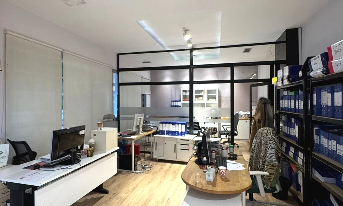 Shtepi me qera Apartament ne Tirane, 2+1, Mobilimi Bosh, pa mobiluar, Pagesa 1,000  Euro.