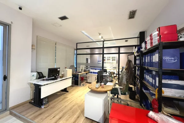 Shtepi me qera Apartament ne Tirane, 2+1, Mobilimi Bosh, pa mobiluar, Pagesa 1,000  Euro.