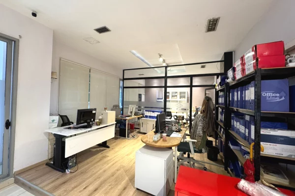 Shtepi me qera Apartament ne Tirane, 2+1, Mobilimi Bosh, pa mobiluar, Pagesa 1,000  Euro.