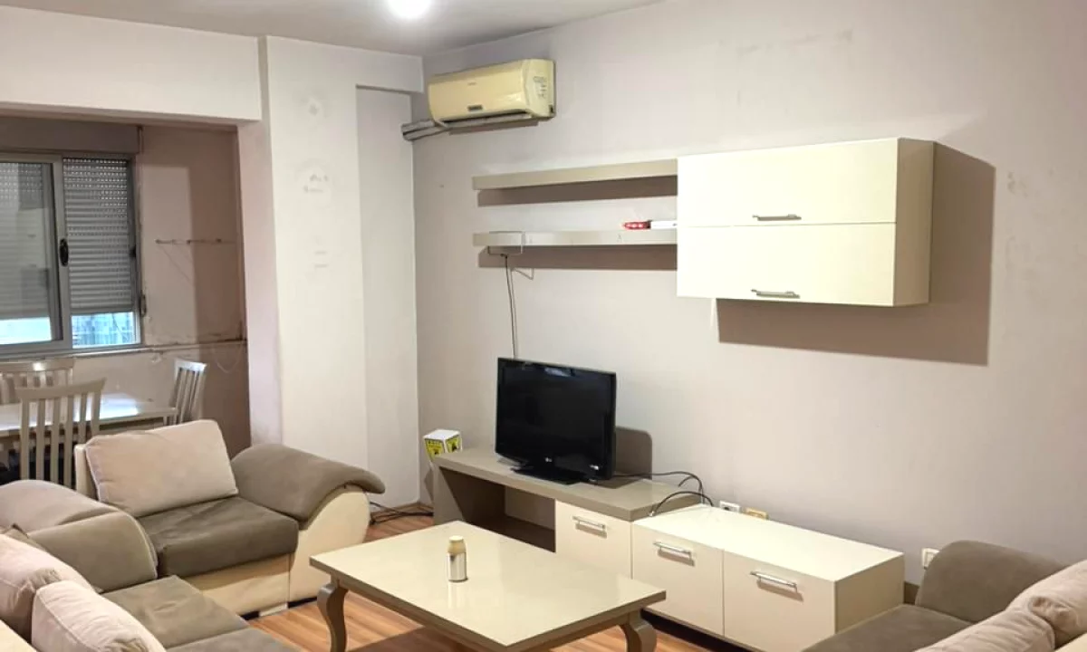 Shtepi me qera Apartament ne Tirane, 2+1, Mobilimi E mobiluar, Pagesa 700  Euro.
