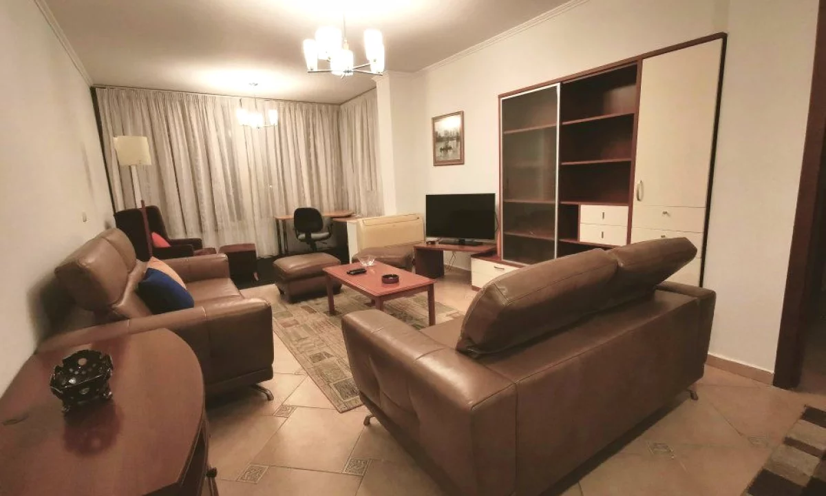 Shtepi me qera Apartament ne Tirane, 2+1, Mobilimi E mobiluar, Pagesa 900  Euro.