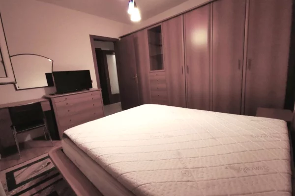 Shtepi me qera Apartament ne Tirane, 2+1, Mobilimi E mobiluar, Pagesa 900  Euro.