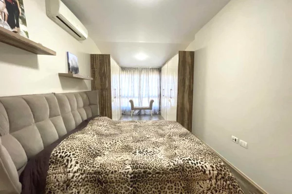 Shtepi ne shitje Apartament ne Tirane, 4+1, Mobilimi E mobiluar, Pagesa 432,000  Euro.