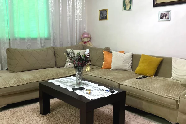 Shtepi ne shitje Apartament ne Tirane, 2+1, Mobilimi E mobiluar, Pagesa 135,000  Euro.